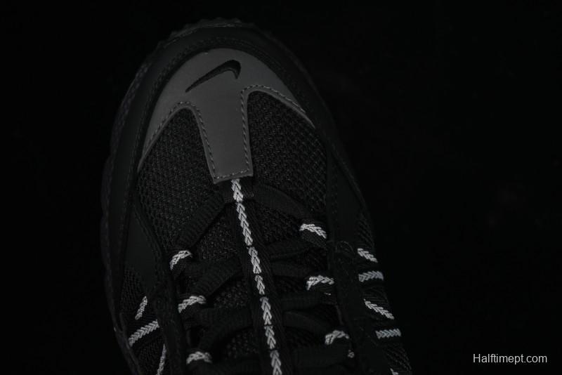 Nike Air Humara Retro Trail Running Shoes with 1990s Outdoor Style - 924464-001