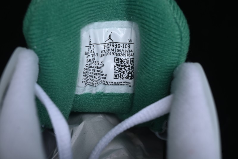 Nike Air Jordan 4 Remastered AJ4 Retro Sneakers in White Green with Gum Sole - FQ7939-103