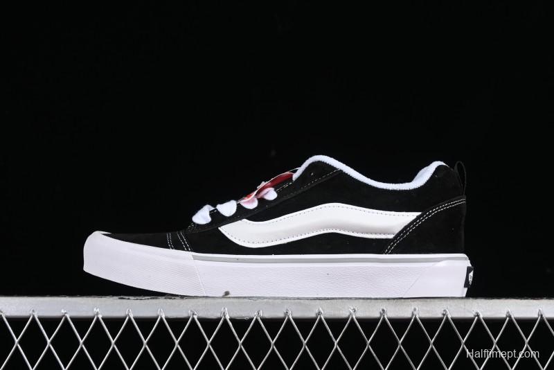 Vans Classics Knu Skool Retro Sneakers in Black & White - VN0AUAK375