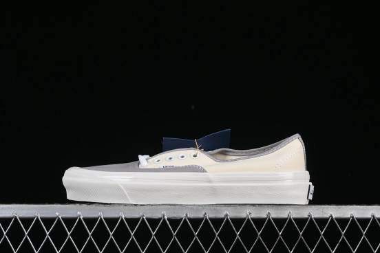 Vans Authentic Reissue 44 Low-Top Casual Skate Shoes - VN000CQAKAQ