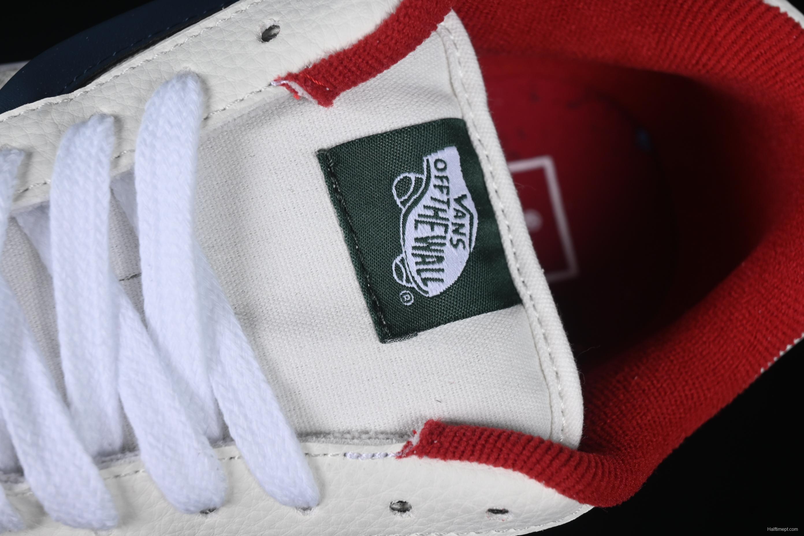 Vans Knu Skool Low Top Retro Chunky Sneakers with Oversized Logo - VN0009QC377