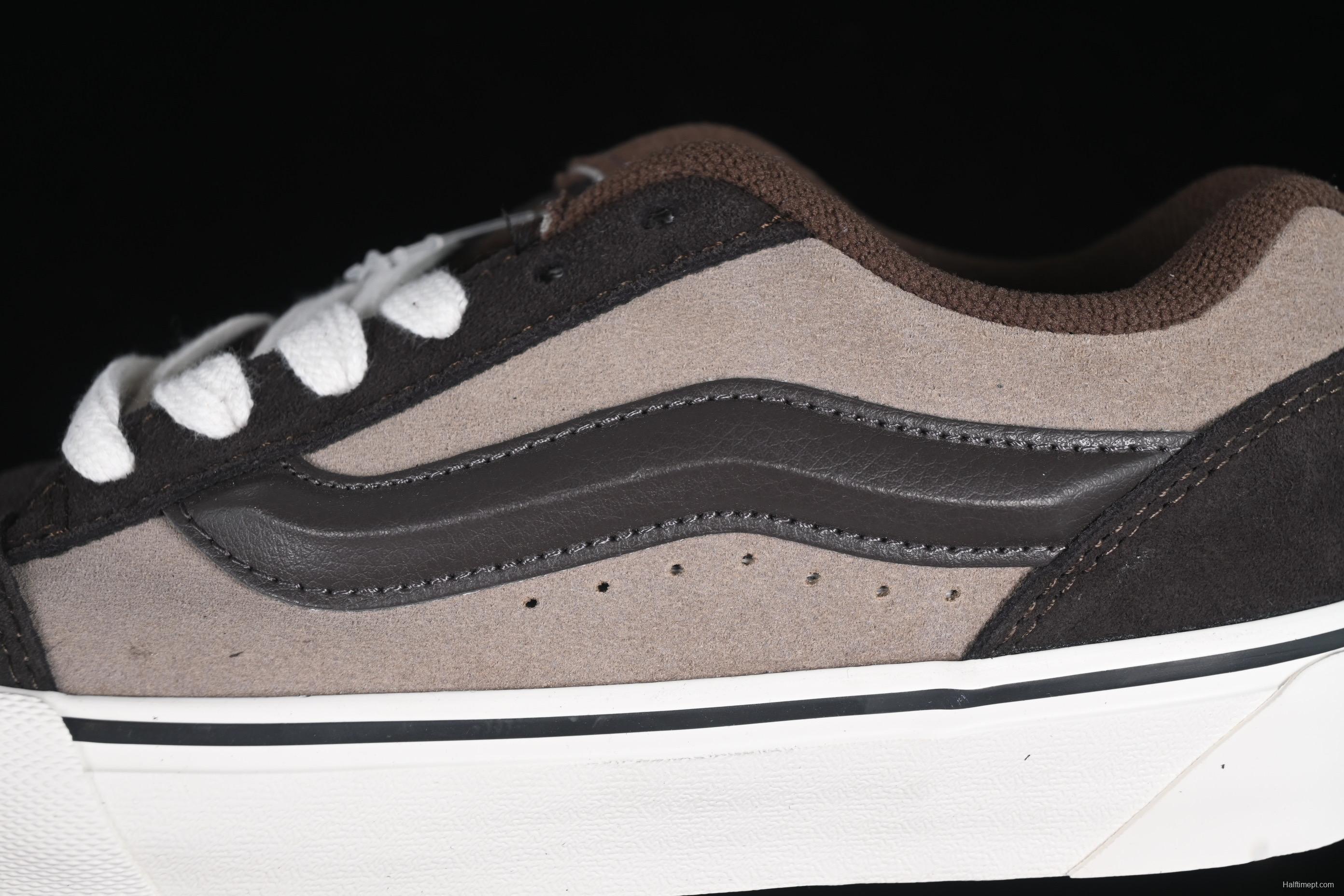 Vans Knu Skool Low-Top Retro Chunky Sneakers with Oversized Logo - VN0009QC2LN