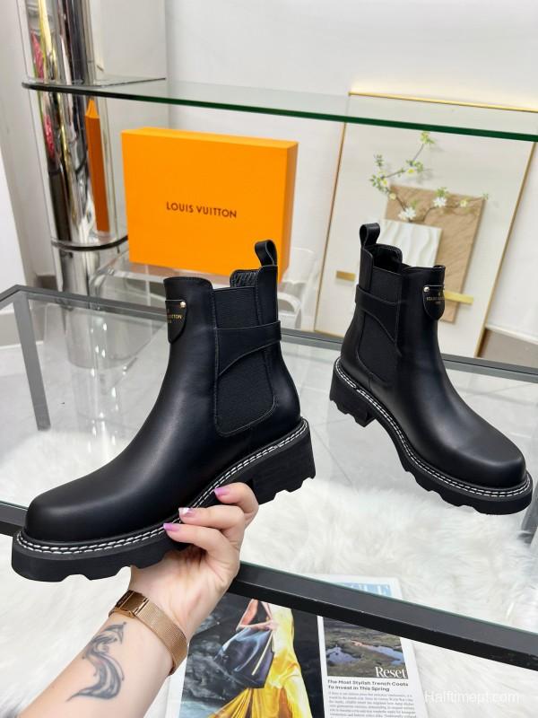 2024 Women Louis Vuitton Black Leather Ankle Boots MJ00310