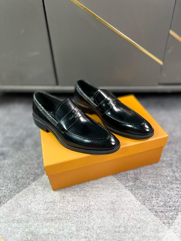 2024 Men Louis Vuitton Black Leather Loafers MJ00290