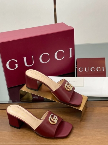 2025 Women Gucci Burgundy Leather Sandals GG Crystal LY00280