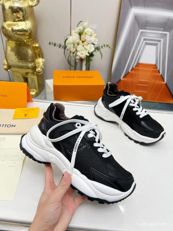 2025 Unisex Louis Vuitton Black White Mesh Leather Sneakers Monogram LY00340