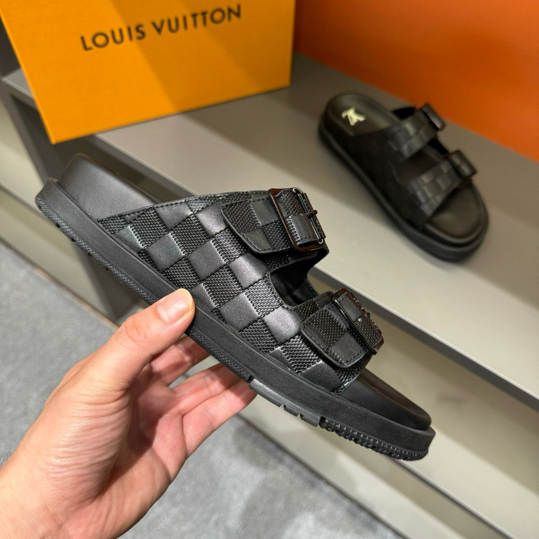 2024 Men Louis Vuitton Black Leather Slippers