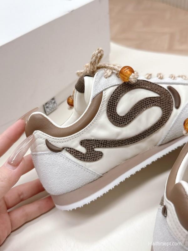 2025 Unisex Loewe Cream Suede Casual Sneaker With Embroidered Detailing KFY00300