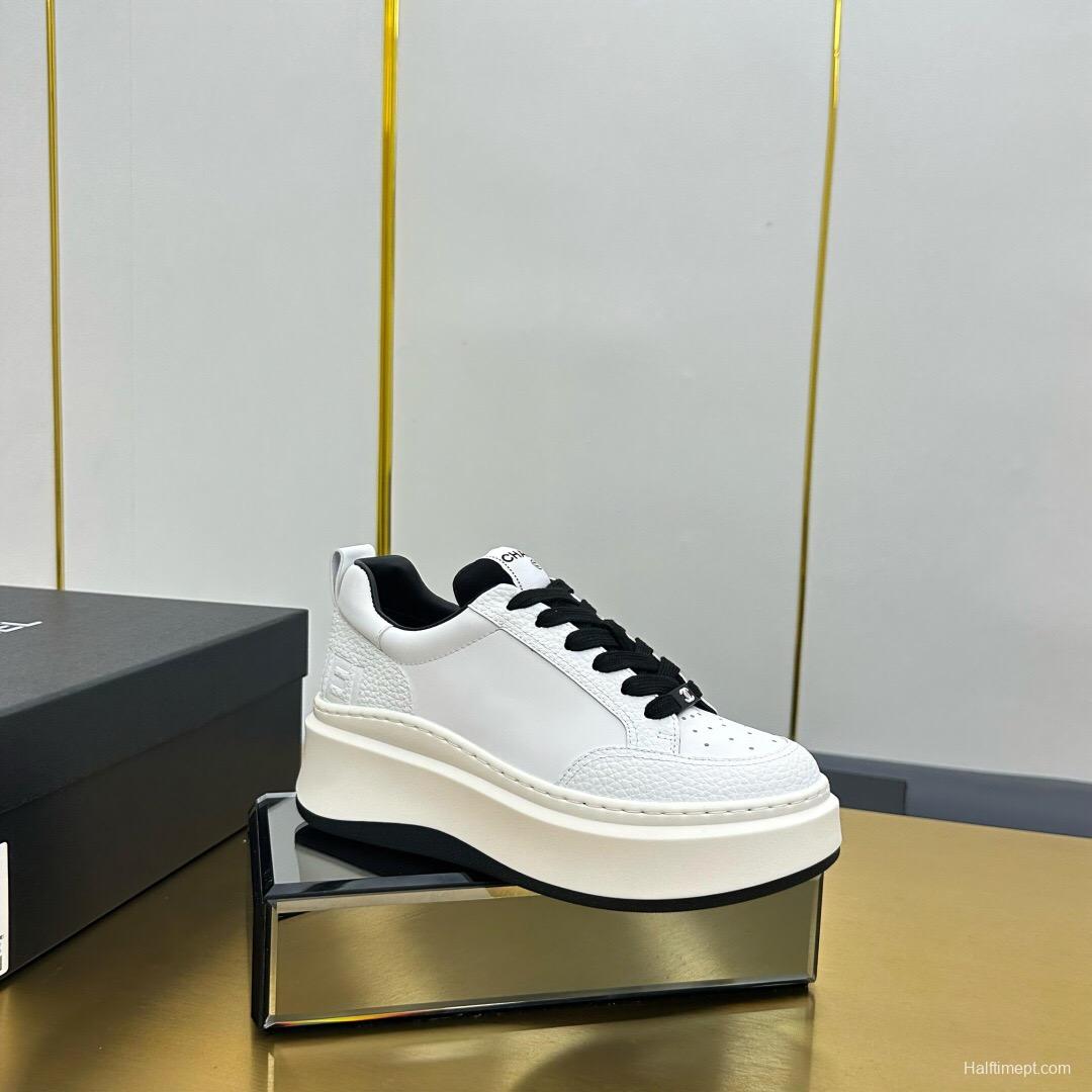 2025 Women Chanel White Black Leather Sneakers