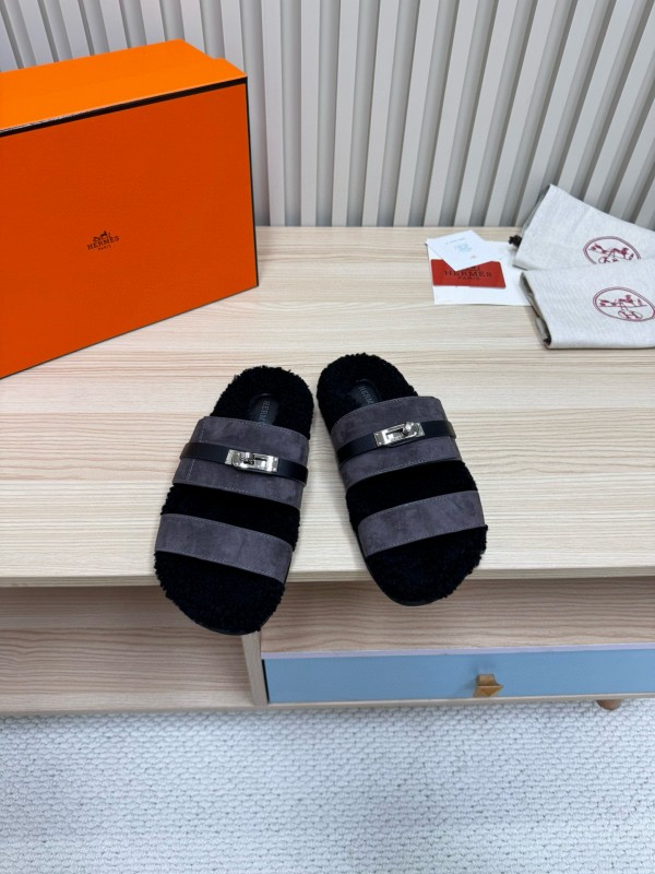 2024 Slippers Hermès Black Grey Shearling Slippers MJ00300