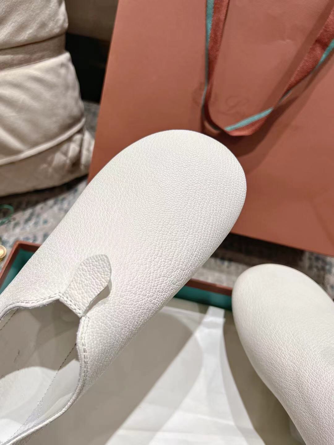 2025 Women LP White Leather Casual Shoes LY00300