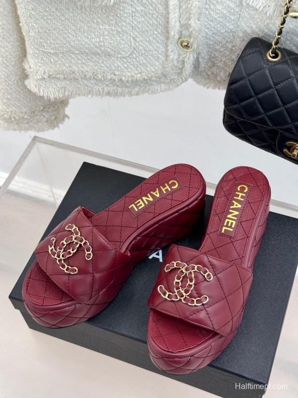 2025 Women Chanel Burgundy Leather Slippers Quilted Double C