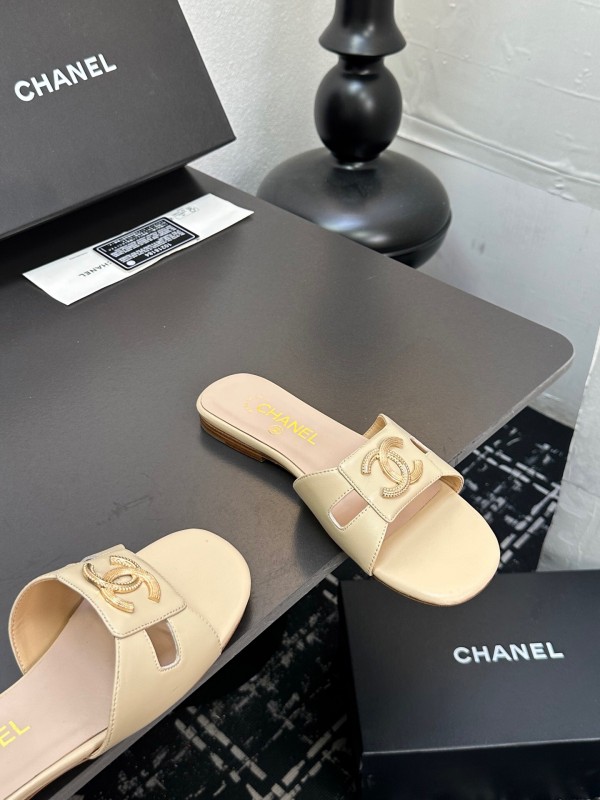 2025 Slippers Chanel Beige Leather Slippers