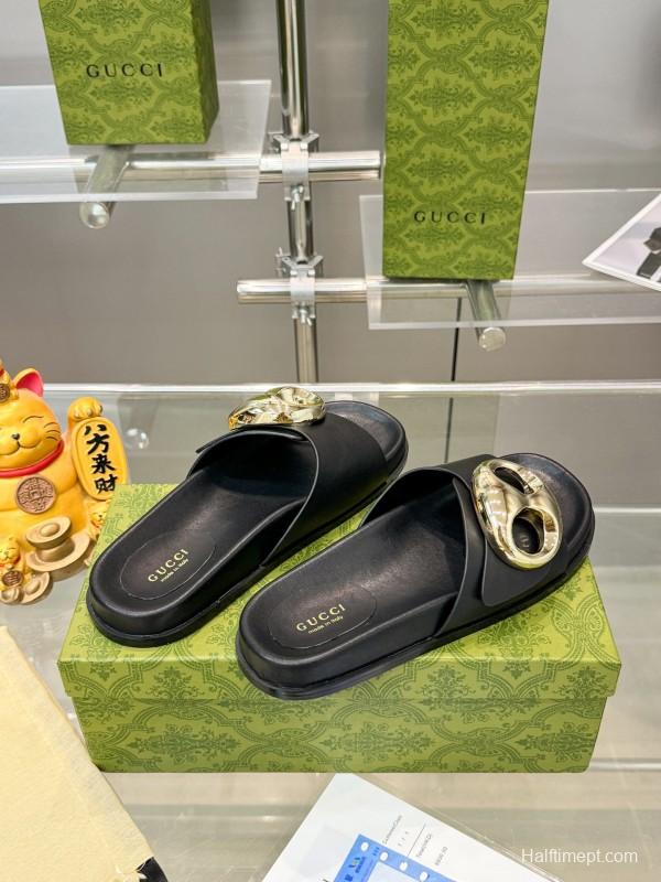 2025 Gucci Black Leather Slippers KFY00210