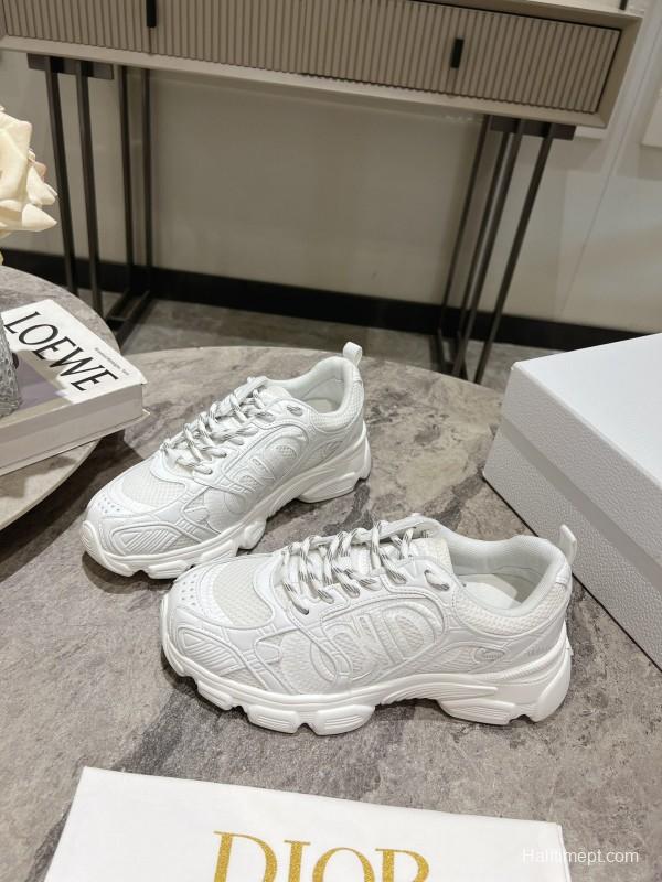 2025 Women Dior White Fabric Running Shoes KFY00370