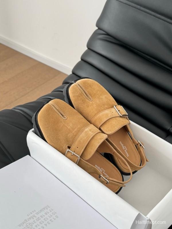 2025 Women MM6 Tan Suede Slingback Split-toe Shoes KFY00310