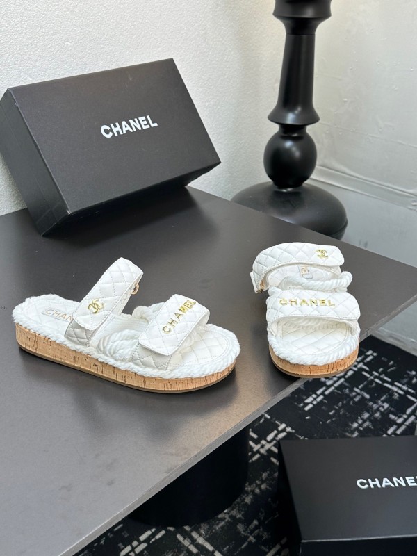 2025 Slippers Chanel White Quilted Fabric Cork Sole LY00250