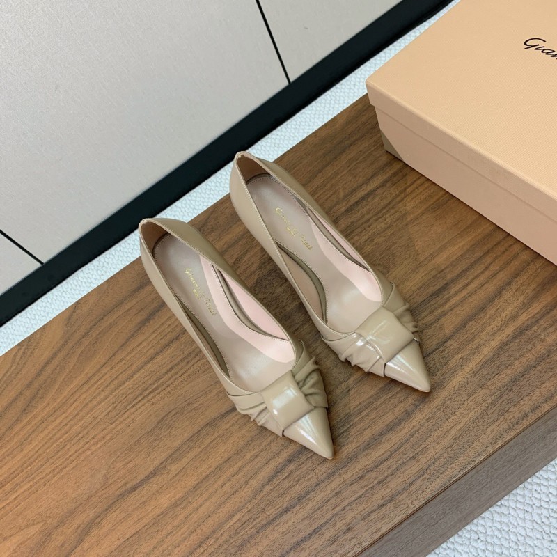 2025 Women Gianvito Rossi Beige Leather Pumps KFY00300