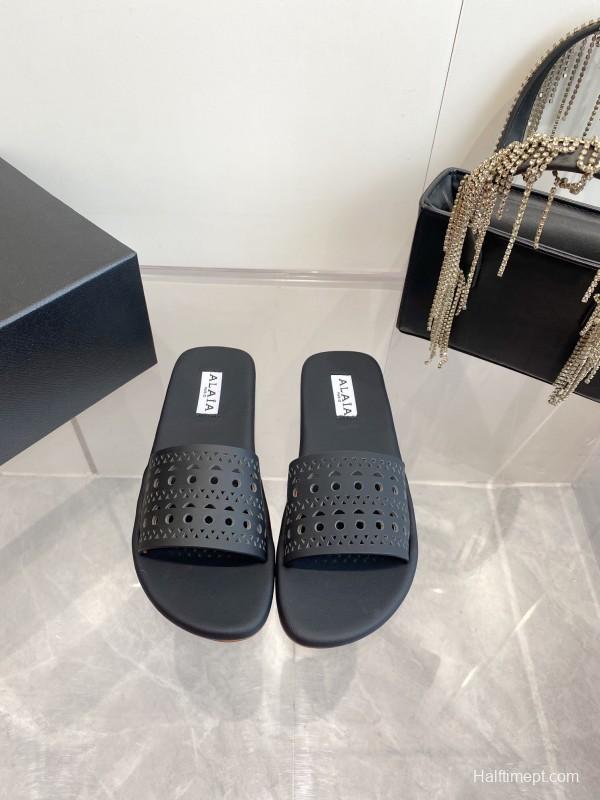 2025 Alaa Black Leather Slippers KFY00280