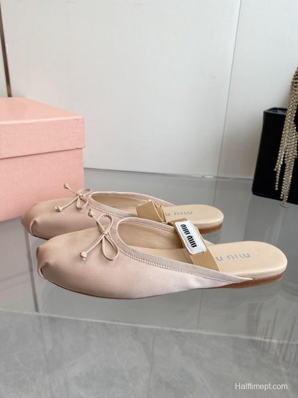 2025 Women Miu Miu Beige Satin Slippers KFY00280