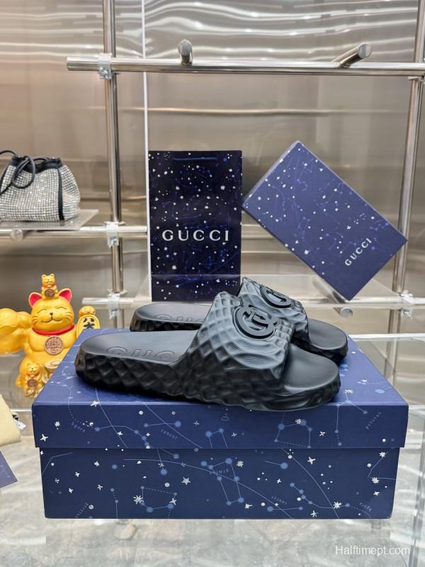 2025 Men Gucci Black Rubber Slippers Interlocking G KFY00170