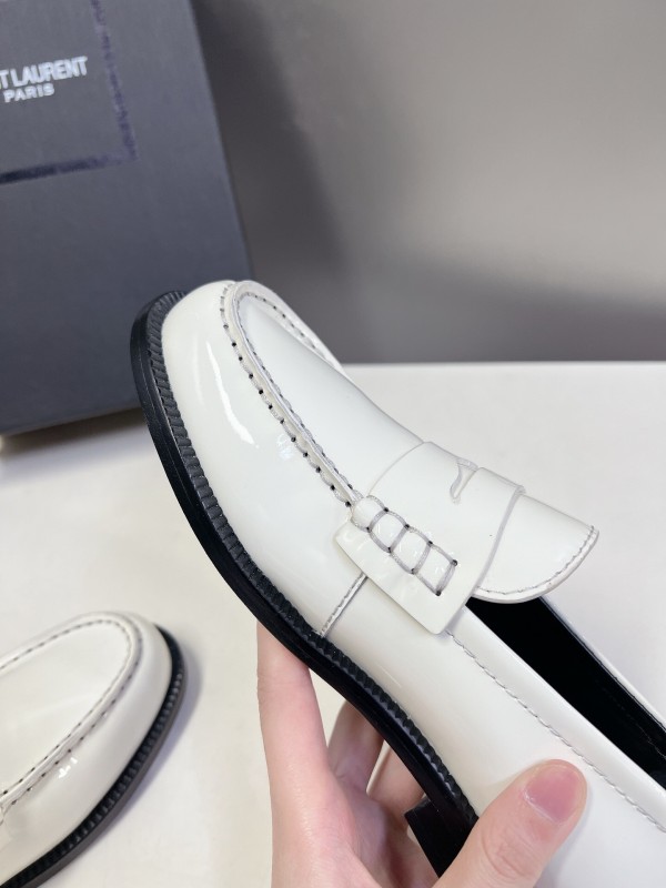 Saint Laurent Classic Loafer Flats - KFY00350