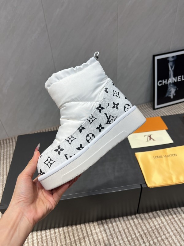 Louis Vuitton Fall/Winter 2025 Snow Boots Round Toe Thick Sole - KFY00310