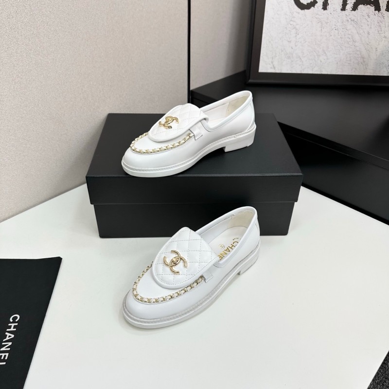 Chanel Classic Flap Chain CC Loafers with Buckle Closure - LY00320