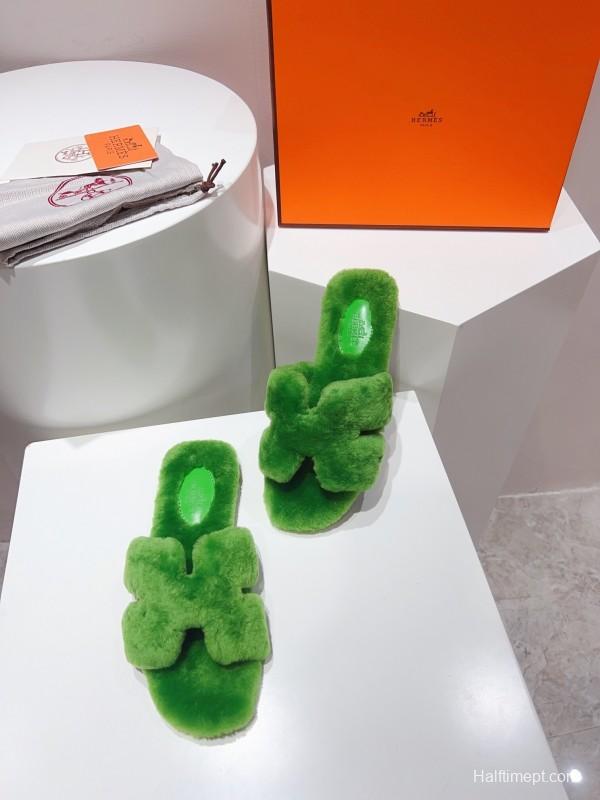 Hermès Teddy Wool H Slippers Flat Sole Fur Slides - LY00240