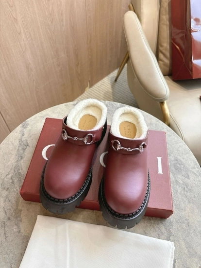 Gucci Women's Mule Loafers with Horsebit Detail - LY00320