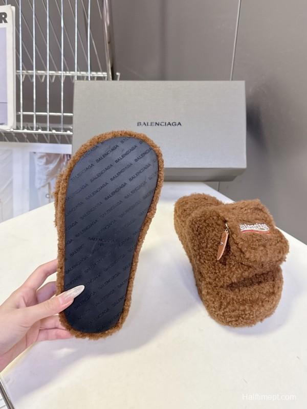 Balenciaga 2025/SS Couple Edition Cola Fur Slippers - KFY00230