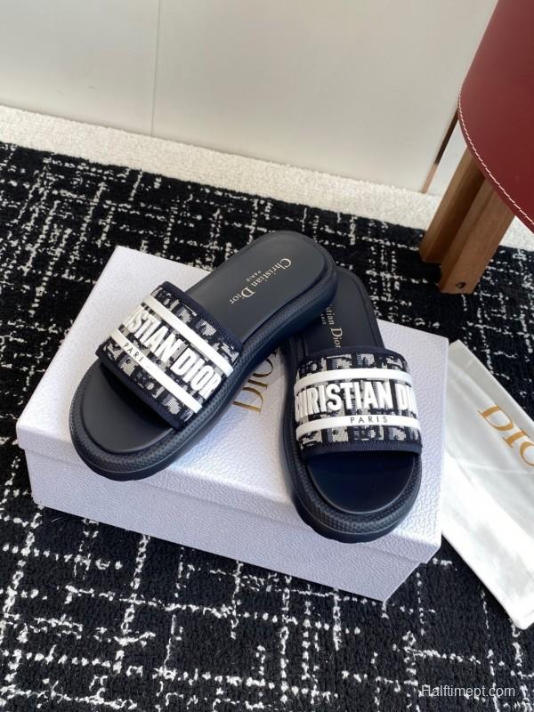 Dior Spring Summer 2025 Latest Ultra-Light Foam Sole Beach Sandals - KFY00260