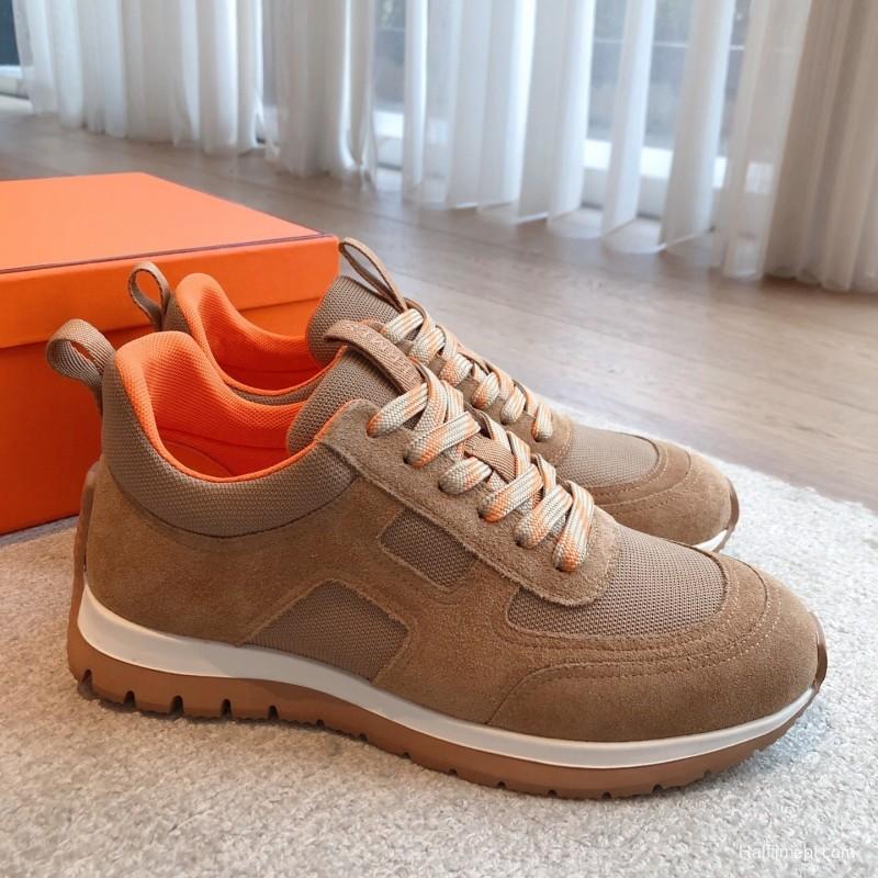 H Boot-Type Spring 2025 Early Collection Classic Chelsea Boots with British Color Blocking - AS00380