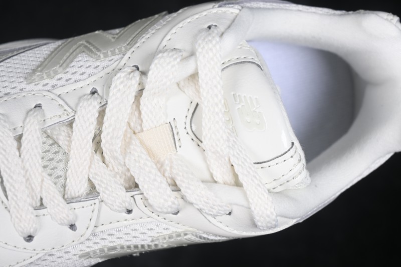 New Balance 603 Series Retro Casual Running Shoes with Breathable Mesh Upper - W6031AF