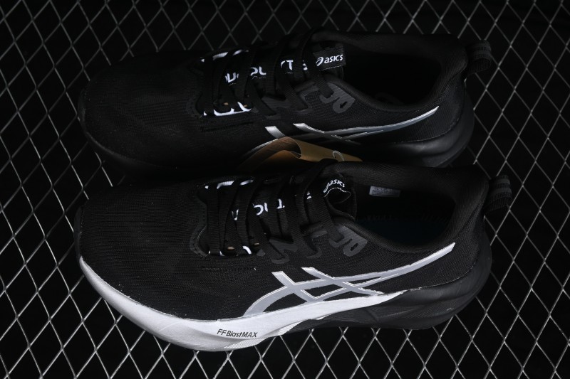 Asics Novablast 5 Retro Breathable Running Shoes with Cushioning for Men - 1012B980-001