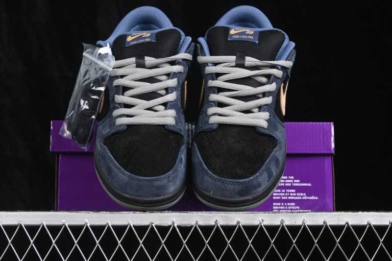 Nike SB Dunk Low Skateboarding Shoes with Premium Leather and Embroidery Craft - HF3063-002