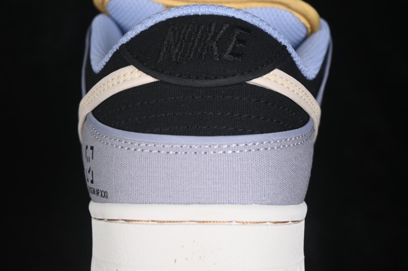 Nike SB Dunk Low Skateboarding Shoes with Cushioned Collar - FN5880-001