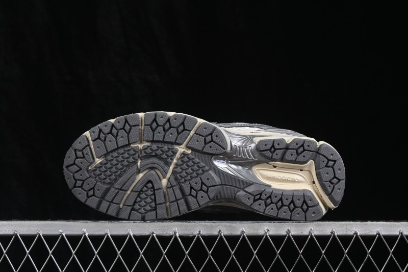 New Balance 1906 Retro Running Shoes with Breathable Mesh and T-Beam Arch Support - U1906RGC