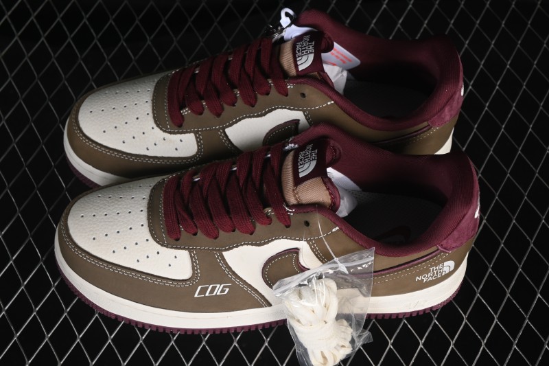 Nike Air Force 1 '07 Low Basketball Shoes with Co-Branded Design and Classic Cushioning - BK1916-011