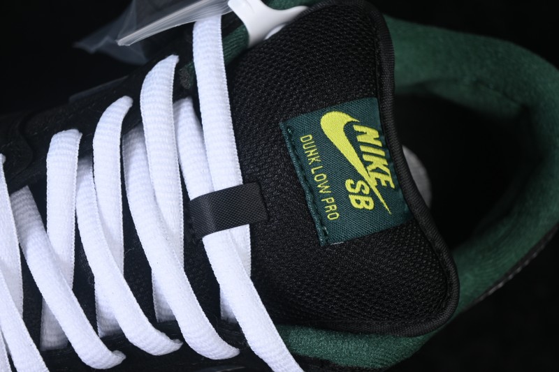 Nike SB Dunk Low Skateboarding Shoes with Cushioned Collar and Premium Leather - FQ7585-200