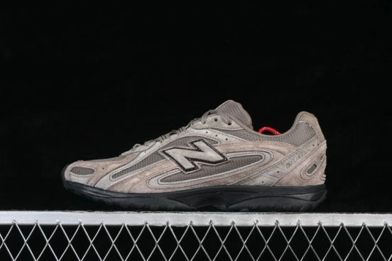 New Balance 204 Retro Running Shoes with Breathable Mesh Upper and Cushioned Sole - U204L3K9