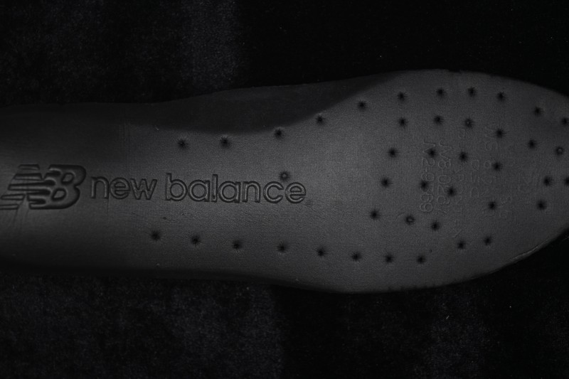 New Balance 2010 Series Retro Casual Running Shoes with Suede and Mesh Upper - U2010203