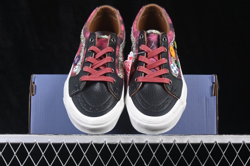 Vans Sk8-Low Casual Skateboarding Shoes with Detachable Badge Embellishments - VN0A4UUK6BT