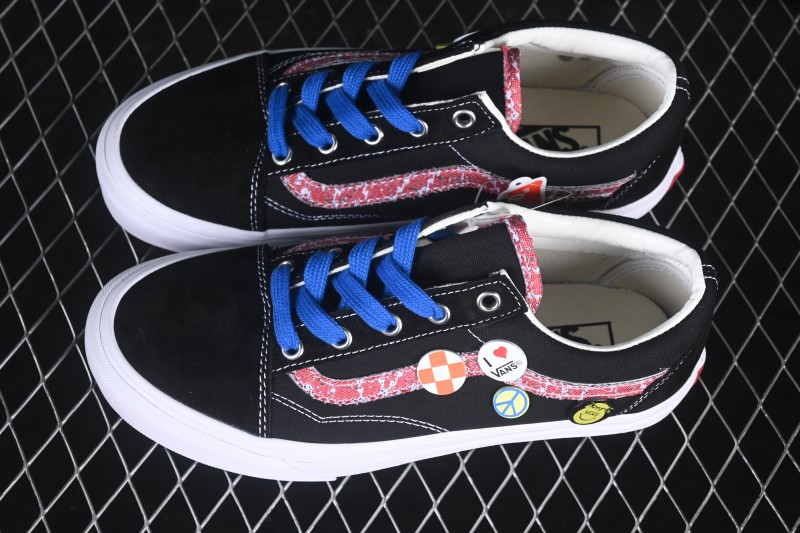 Vans Old Skool Low-Top Skateboarding Shoes with Classic Side Stripe - VN000EGY617