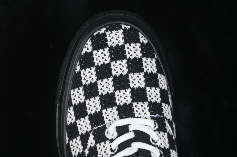 Vans Authentic 44 Low-Top Casual Skateboarding Shoes with Classic Canvas Upper - VN000EJC1KP