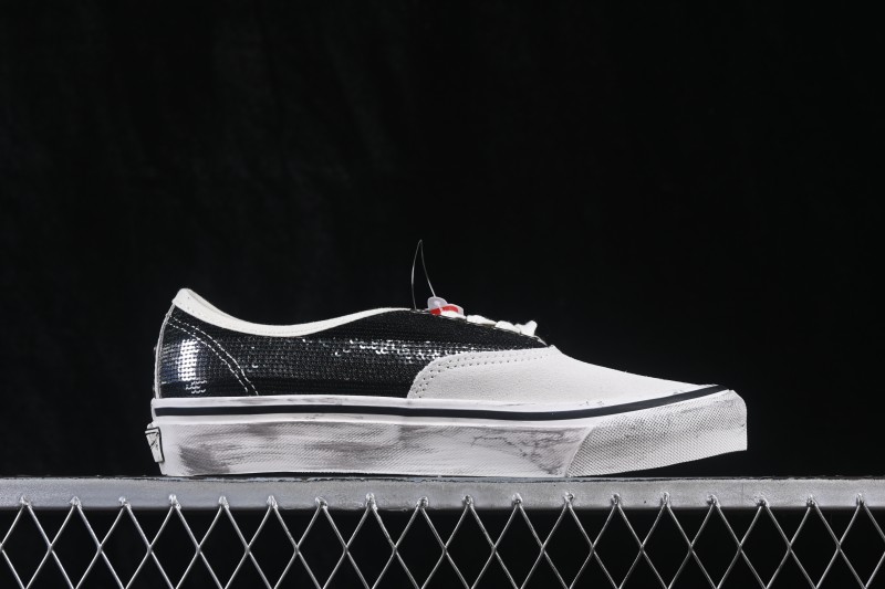 Vans Authentic 44 Premium Low-Top Skateboarding Shoes - VN000DB8MCG