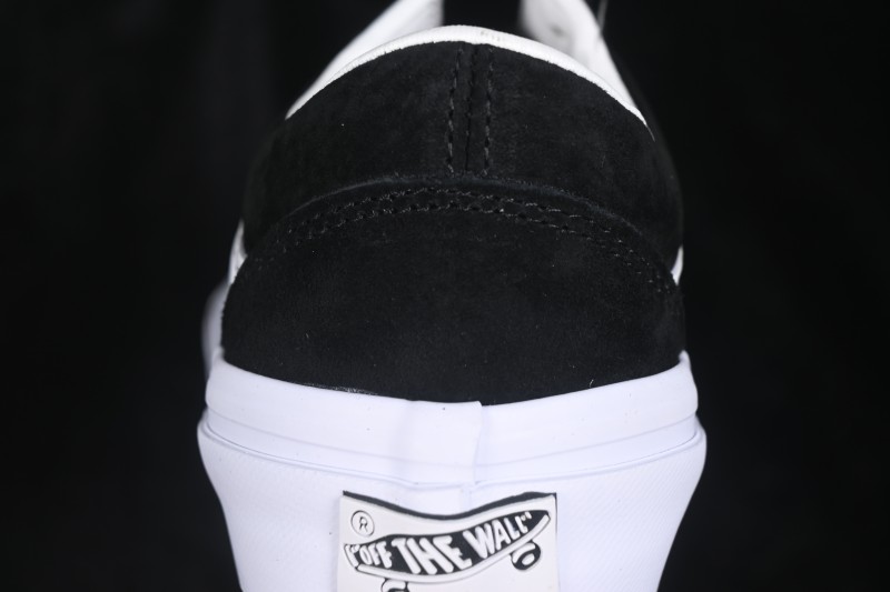 Vans Old Skool 36 Low-Top Casual Skate Shoes with Classic Side Stripe - VN000CNGCIE1