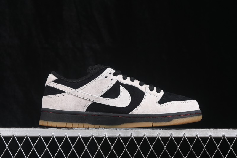 Nike SB Dunk Low Skateboarding Shoes with Padded Collar and Zoom Air Cushioning - HQ1625-500
