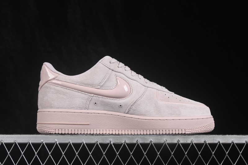 Nike Air Force 1 '07 Low Basketball Sneakers with Classic Leather Upper and Air-Sole Cushioning - HV4406-601