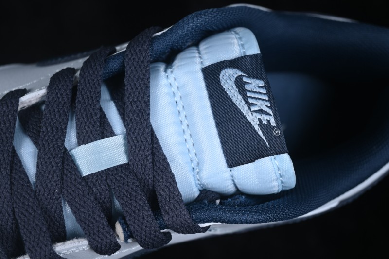 Nike SB Dunk Low Skateboarding Shoes with Sea Salt Suede Design - HF5441-404